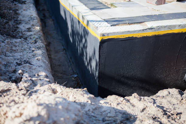 Professional Vapor Barrier Installation technician working in Woodlawn, VA